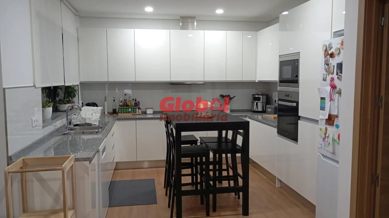 Apartamento T3 para Venda em Nelas Foto 2
