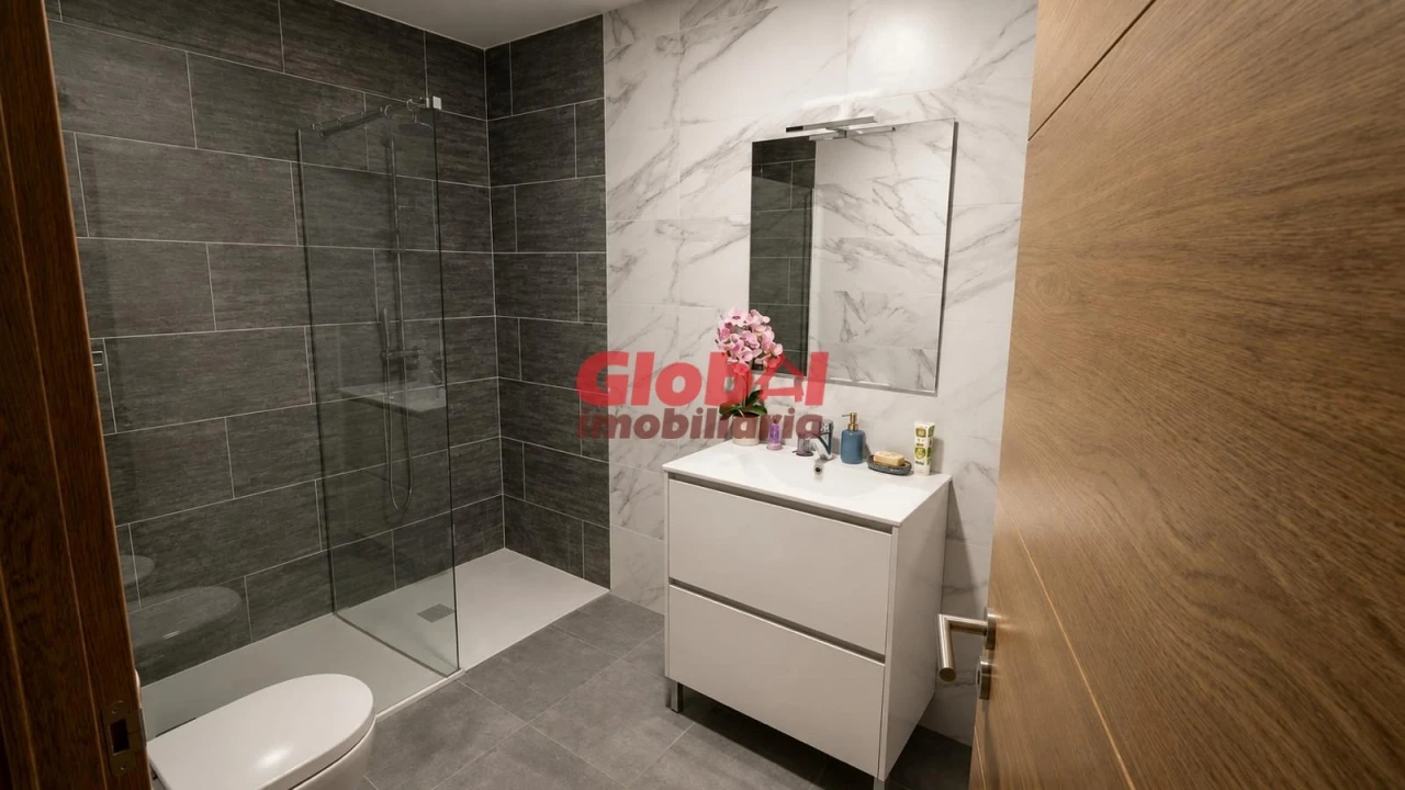 Apartamento T3 para Venda em Nelas Foto 9
