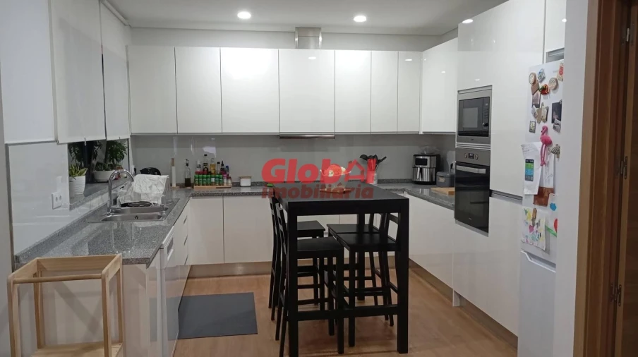 Apartamento T3 para Venda em Nelas Foto 2