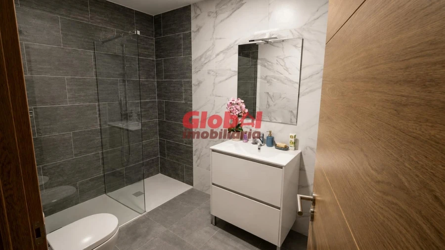 Apartamento T3 para Venda em Nelas Foto 9