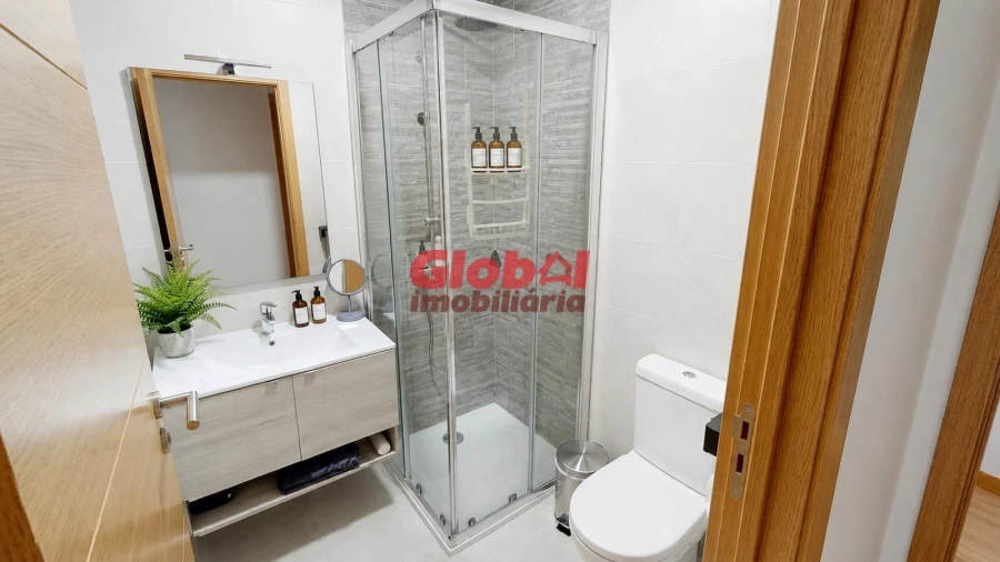 Apartamento T3 para Venda em Nelas Foto 6