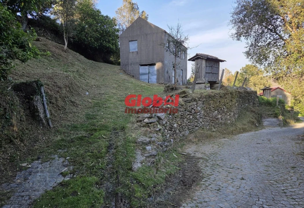 Moradia T0 para Venda em Carvalhais e Candal Foto 3