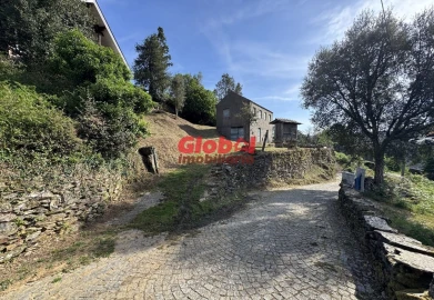 Moradia T0 para Venda em Carvalhais e Candal