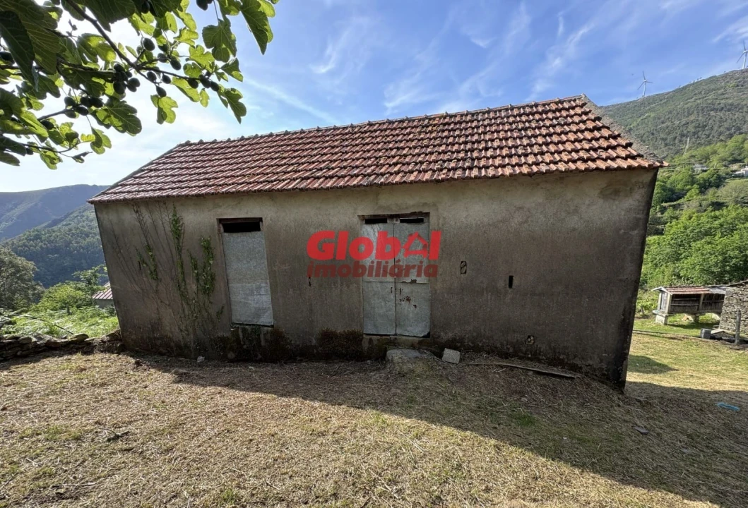Moradia T0 para Venda em Carvalhais e Candal Foto 4