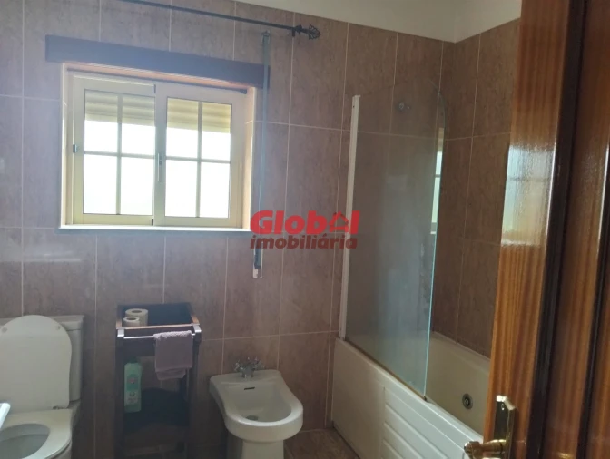 Moradia T4 para Venda em São João de Lourosa Foto 5