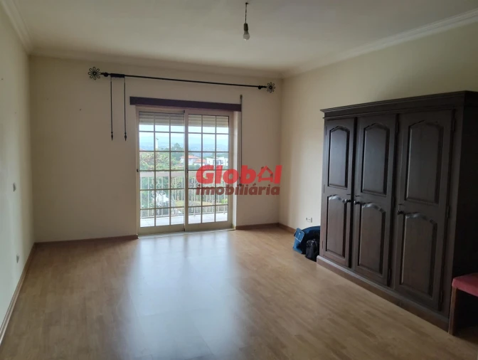 Moradia T4 para Venda em São João de Lourosa Foto 7