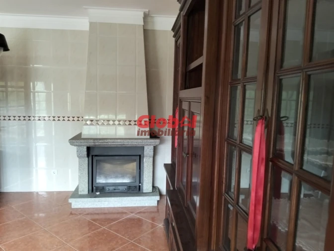 Moradia T4 para Venda em São João de Lourosa Foto 2