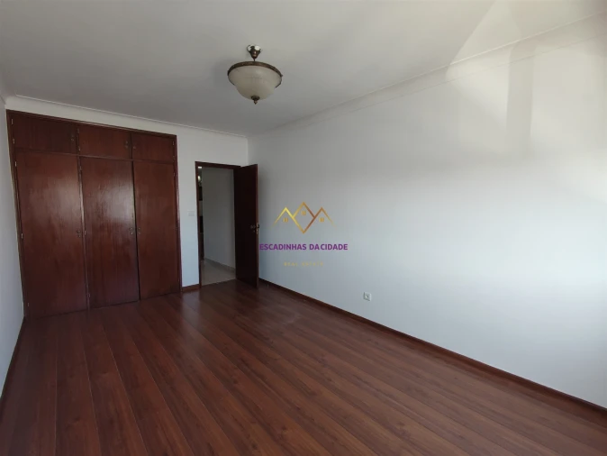 Apartamento T1 para Venda em Benavente Foto 4