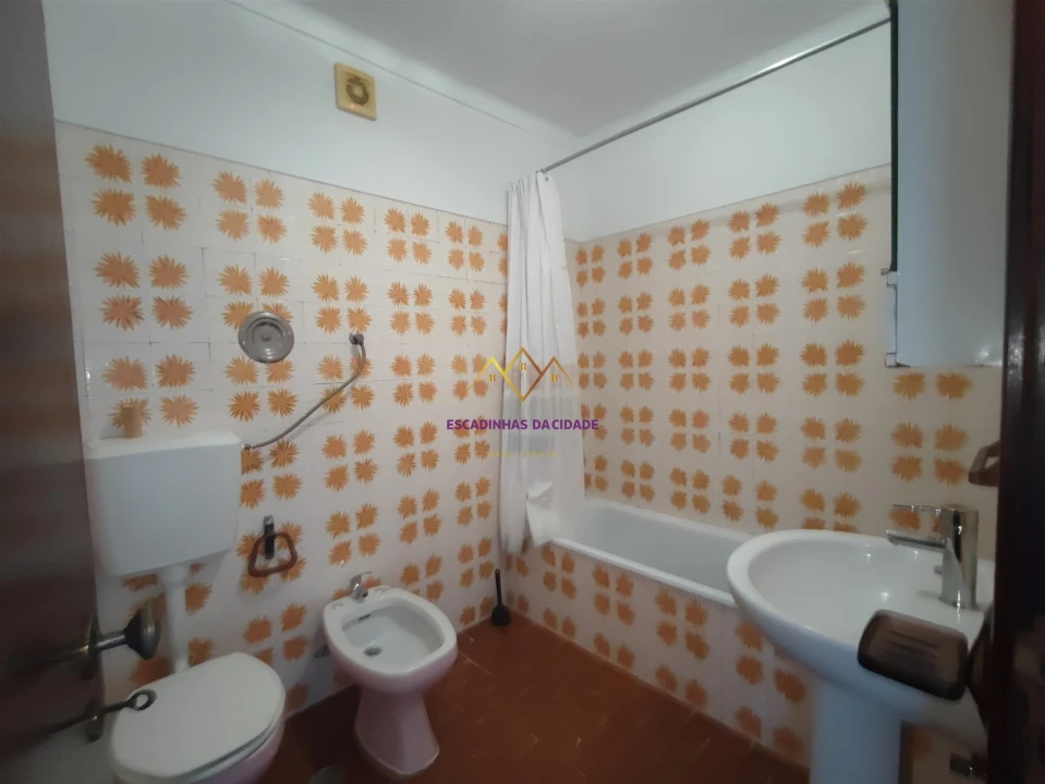 Apartamento T1 para Venda em Benavente Foto 8