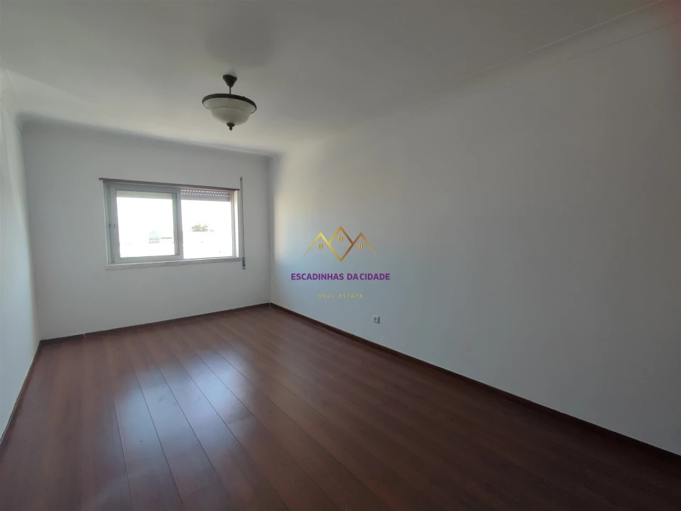 Apartamento T1 para Venda em Benavente Foto 6
