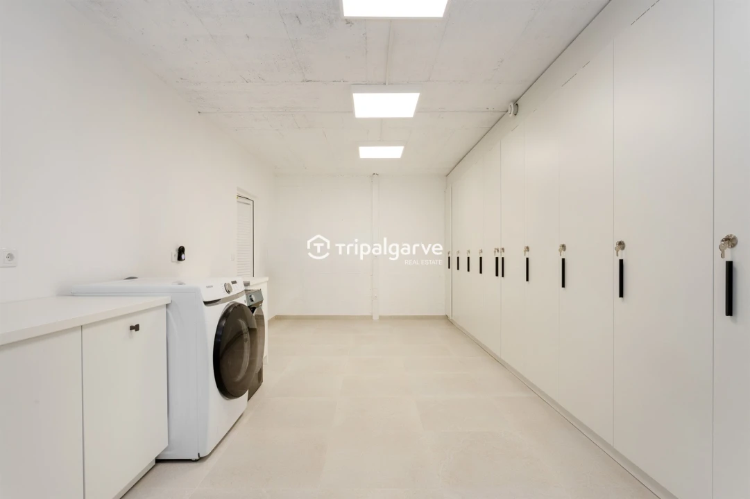 Moradia T6 para Venda em Alvor Foto 36
