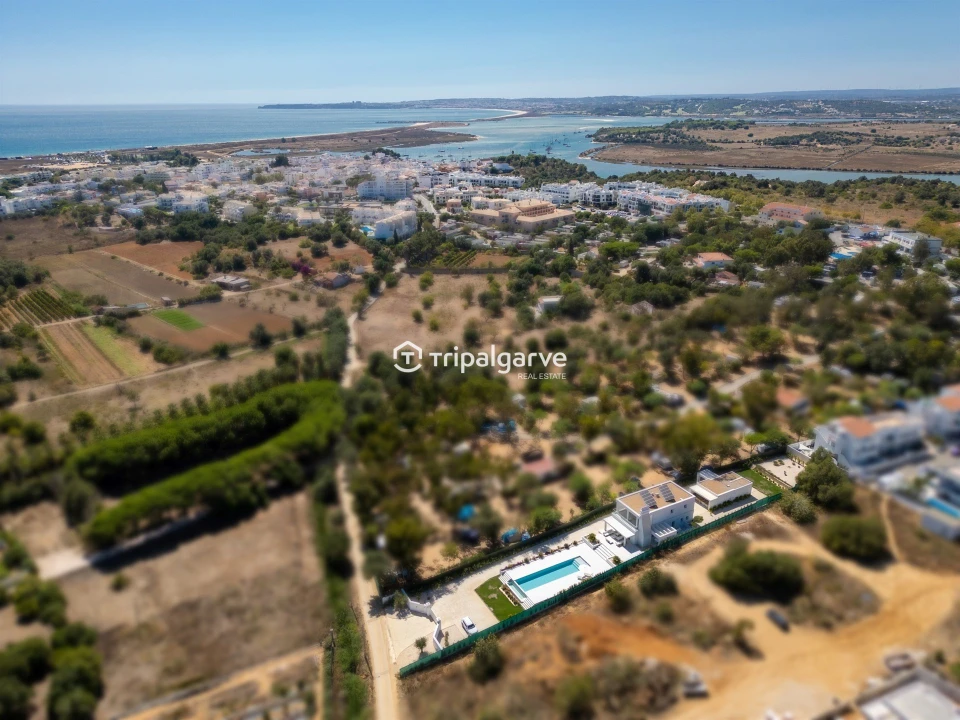 Moradia T6 para Venda em Alvor Foto 11