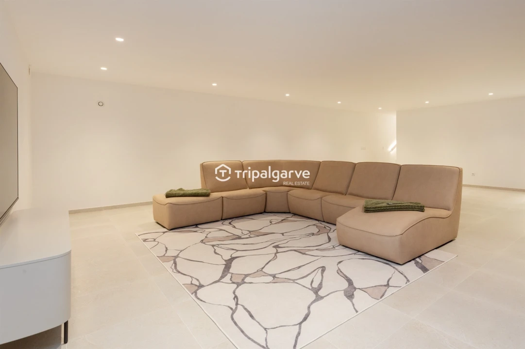Moradia T6 para Venda em Alvor Foto 35