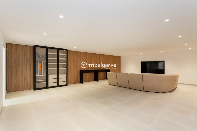Moradia T6 para Venda em Alvor Foto 34