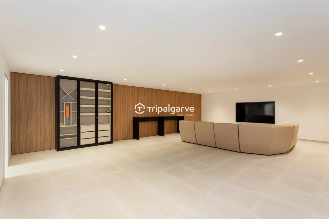 Moradia T6 para Venda em Alvor Foto 34