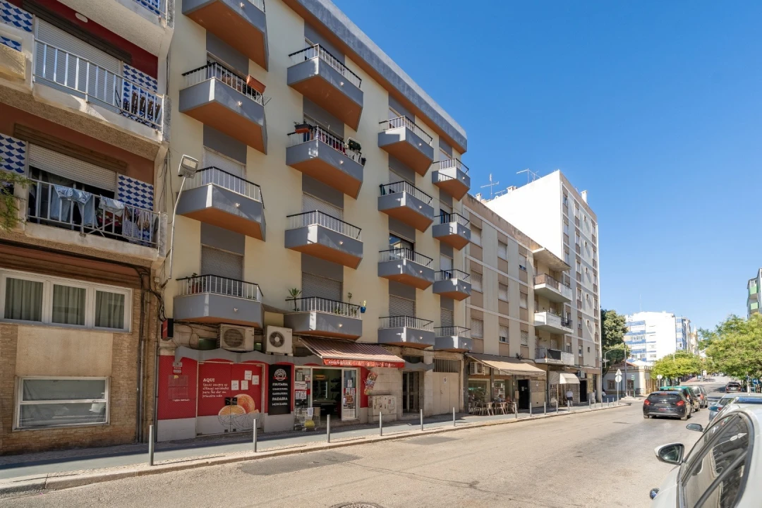 Apartamento T3 para Venda em Portimão Foto 3