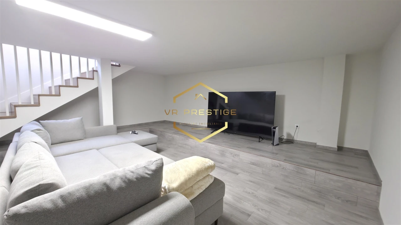 Moradia T3 para Venda em Arvore Foto 6