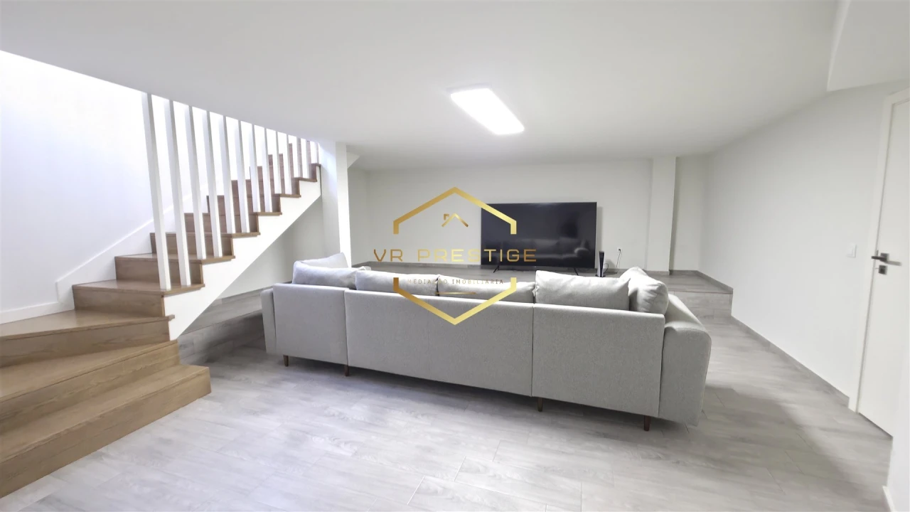 Moradia T3 para Venda em Arvore Foto 4