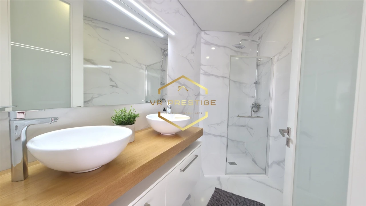 Moradia T3 para Venda em Arvore Foto 10