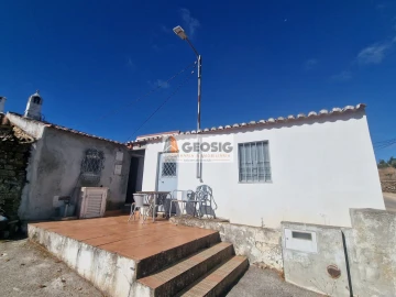 Moradia T2 para Venda em Santa Cruz