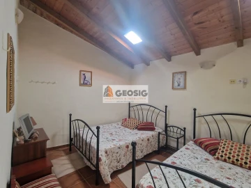 Moradia T2 para Venda em Santa Cruz
