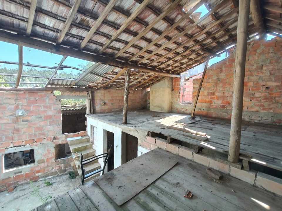 Moradia T3 para Venda em Colmeias e Memória Foto 6