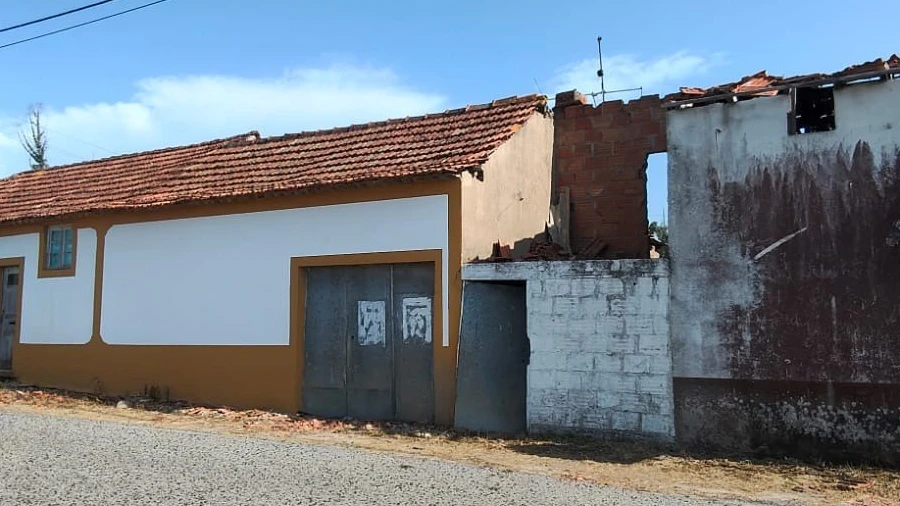 Moradia T3 para Venda em Colmeias e Memória