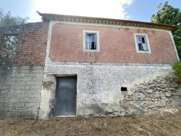 Moradia T3 para Venda em Santiago e São Simão de Litém e Albergaria dos Doze