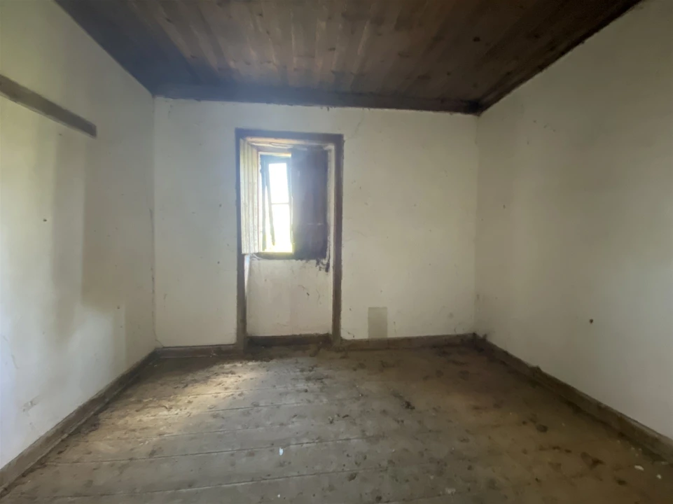 Moradia T3 para Venda em Santiago e São Simão de Litém e Albergaria dos Doze Foto 3