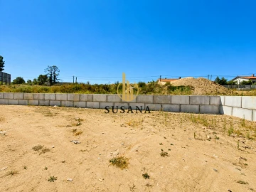 Moradia T3 para Venda em Barreiros e Cepões