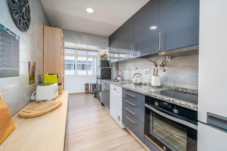 Apartamento T3 para Venda em Portimão Foto 12