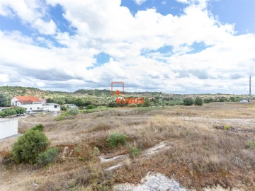 Apartamento T3 para Venda em Alcanena e Vila Moreira