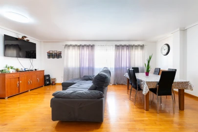 Apartamento T4 para Venda em Alhos Vedros