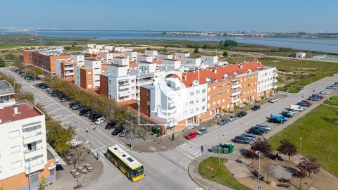 Apartamento T4 para Venda em Alhos Vedros