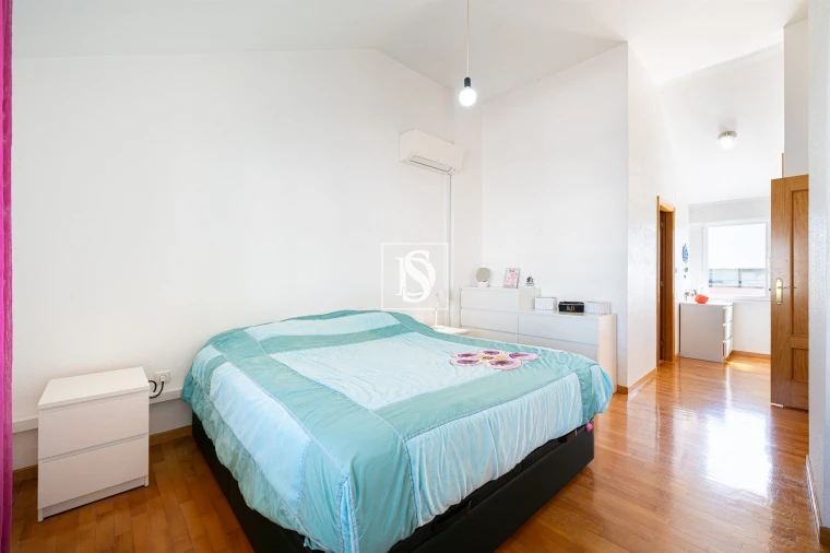 Apartamento T4 para Venda em Alhos Vedros Foto 24