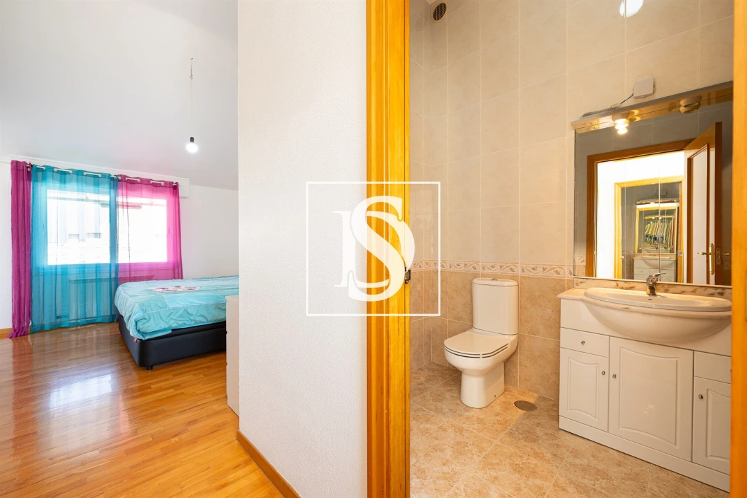 Apartamento T4 para Venda em Alhos Vedros Foto 32