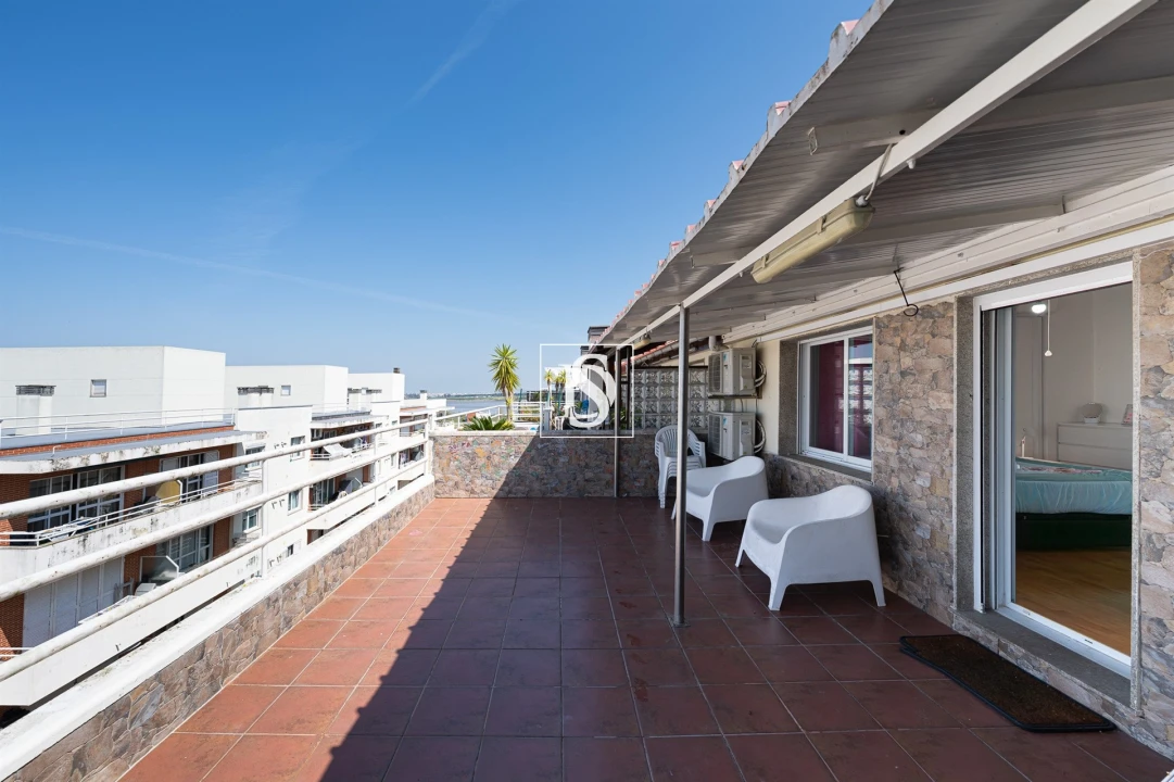 Apartamento T4 para Venda em Alhos Vedros Foto 57