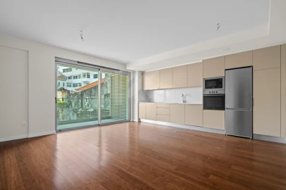 Apartamento T1 para Arrendamento em Funchal (Se)