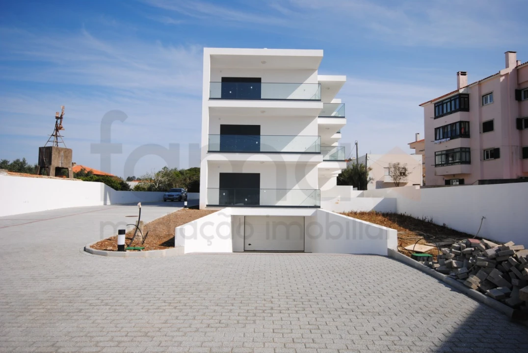 Apartamento T2 para Venda em Cascais e Estoril Foto 1