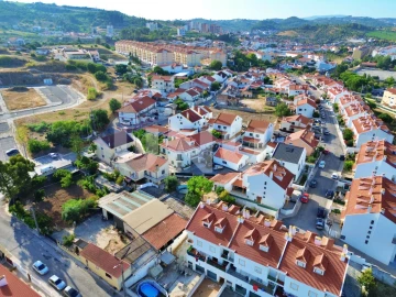 Moradia T4 para Venda em Alenquer (Santo Estêvão e Triana)