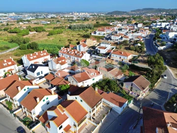 Moradia T4 para Venda em Alenquer (Santo Estêvão e Triana)