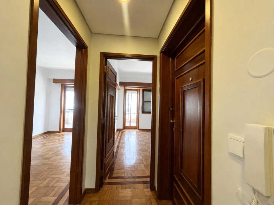 Apartamento T4 para Arrendamento em Glória e Vera Cruz Foto 3