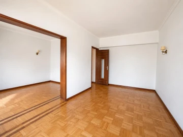 Apartamento T4 para Arrendamento em Glória e Vera Cruz