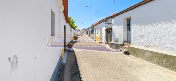 Moradia T1 para Venda em Cabeção