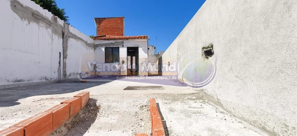 Moradia T1 para Venda em Cabeção