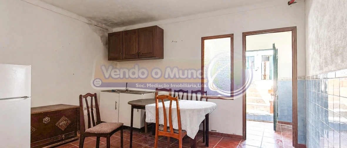 Moradia T1 para Venda em Cabeção Foto 4