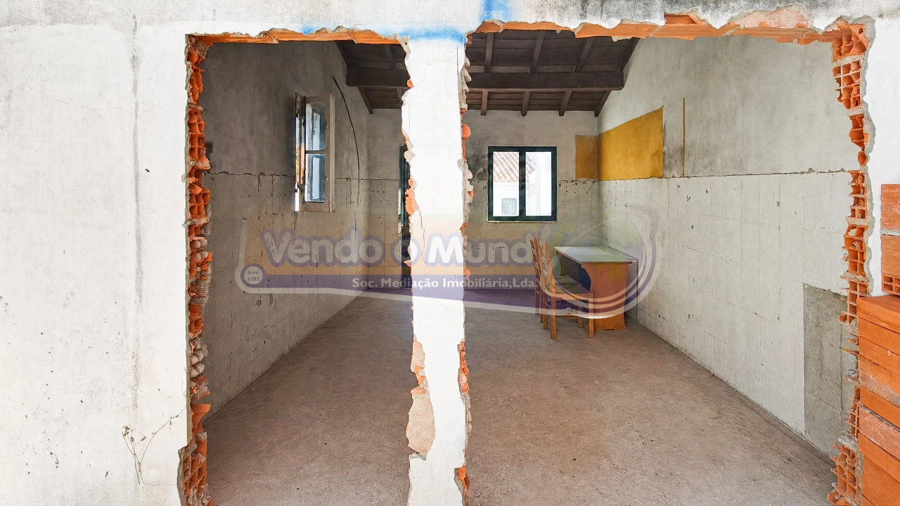 Moradia T1 para Venda em Cabeção Foto 7