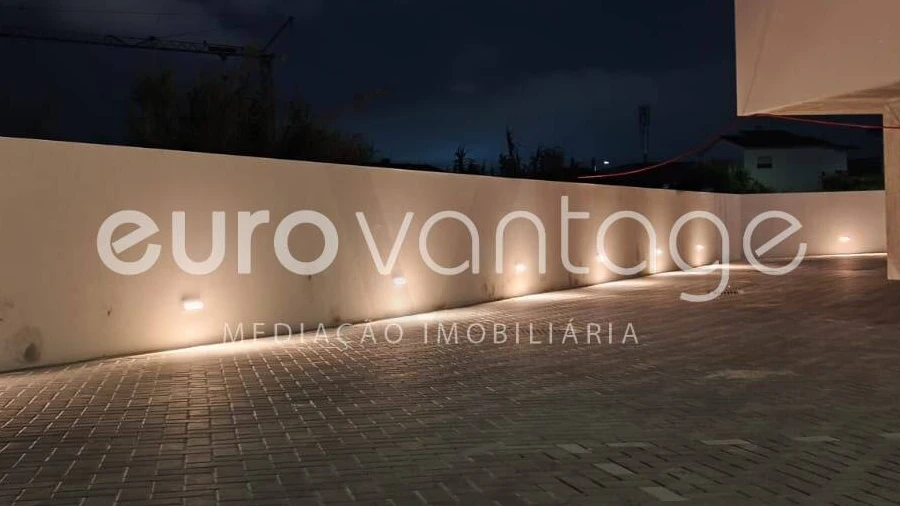 Apartamento T1 para Venda em Parceiros e Azoia