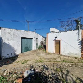 Quinta T2 para Venda em Urra