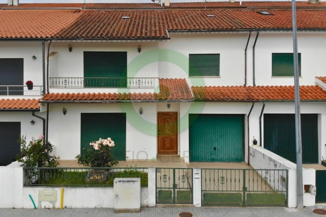 Moradia T4 para Venda em Valpaços e Sanfins Foto 1